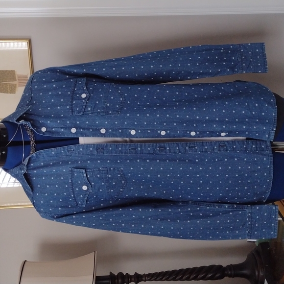 NWOT TRIPLE FIVE SOUL Star🌟 Print DENIM BUTTON DOWN SHIRT!! - Picture 2 of 7